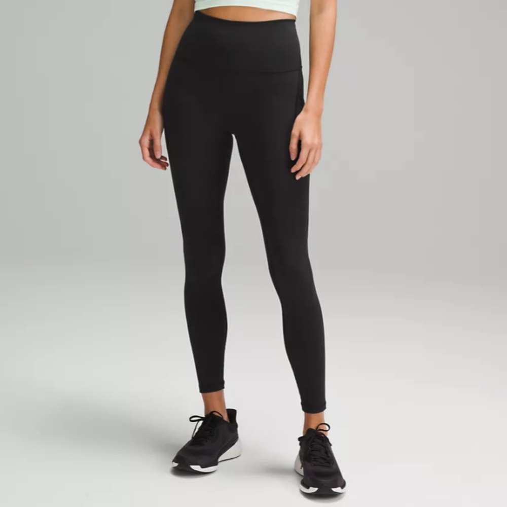 Lululemon training leggings with pockets, Size 6, Black